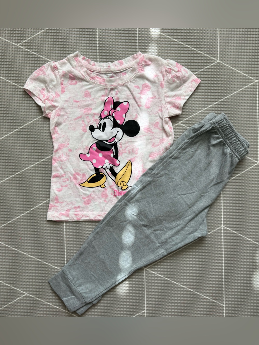 Disney|Baby girl/toddler Minnie Mouse Pink Graphic Tee & Gray Joggers Set••3-4T